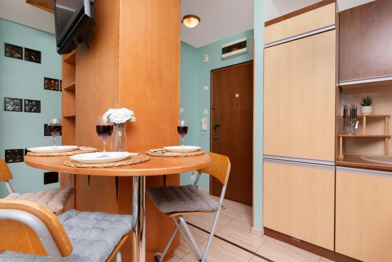 Subtle And Cosy With Furnished Balcony In By Renters Apartamento *